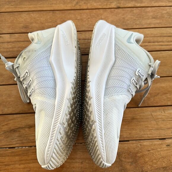 WOMEN'S NIKE QUEST 4 RUNNING SHOES 9 - Picture 6 of 9